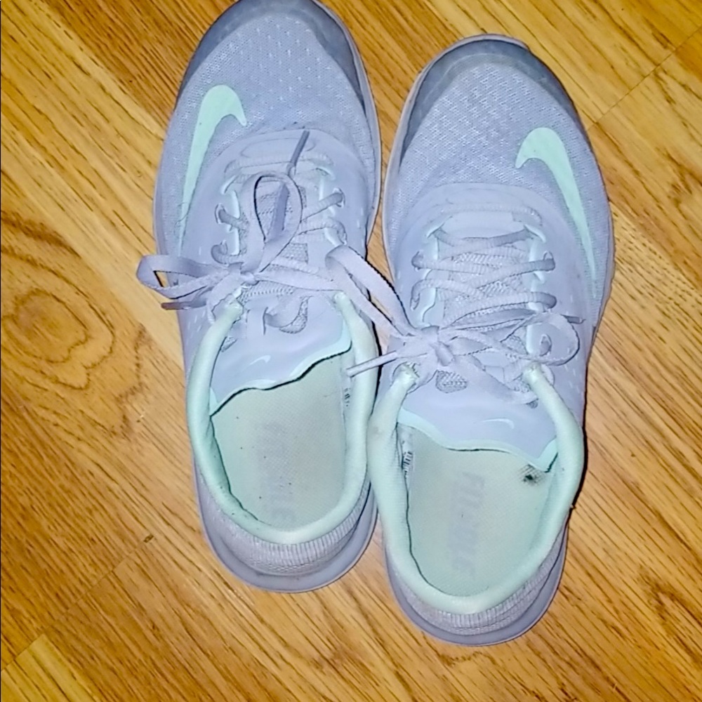 Women’s Nike shoes